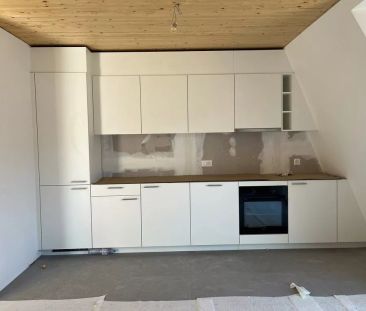 Grand studio neuf, idéalement situé - Photo 3
