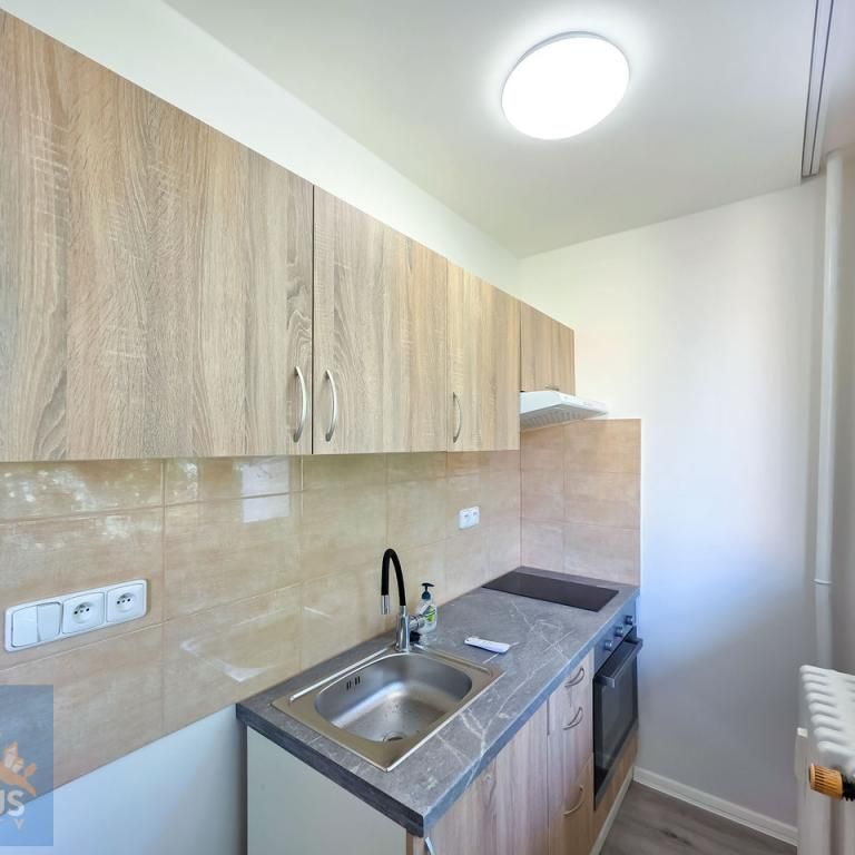 Pronájem bytu 1+kk 26 m2 - Photo 1