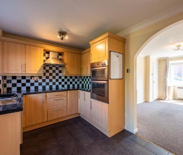 2 bedroom terraced house to rent - Photo 2