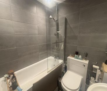 3 bedroom semi-detached house to rent - Photo 4