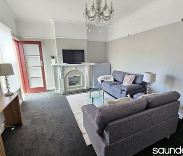 Fully furnished unit walking distance to lgh - Photo 1