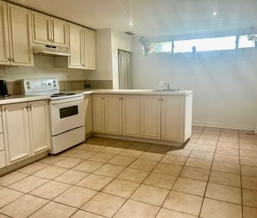 For Lease - 26 Richardson Drive Unit# Basement, Aurora, Ontario - Photo 6