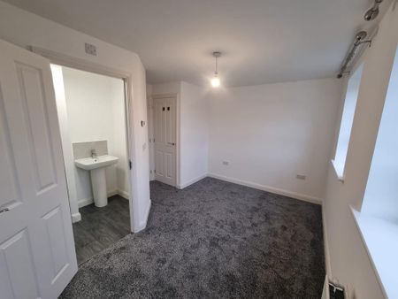 2 bedroom terraced house to rent - Photo 4