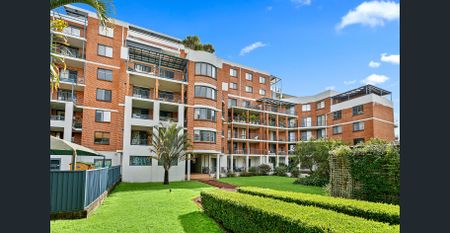 Spacious apartment in modern complex - Photo 2