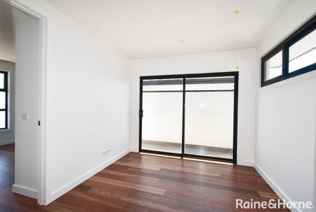 4/33 Hillcrest Grove, Springvale, VIC 3171 - Photo 2