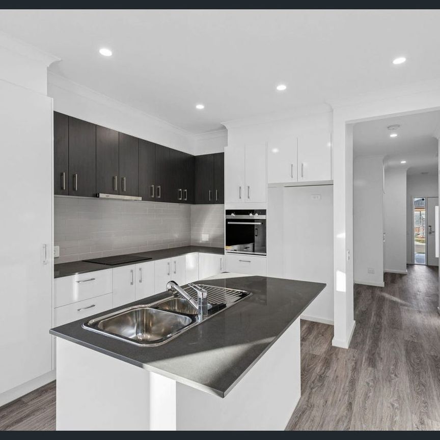 NDIS-Approved Modern Living in Prime Harkness Location - 95 Mercer Street, Harkness VIC 3337 - Photo 1