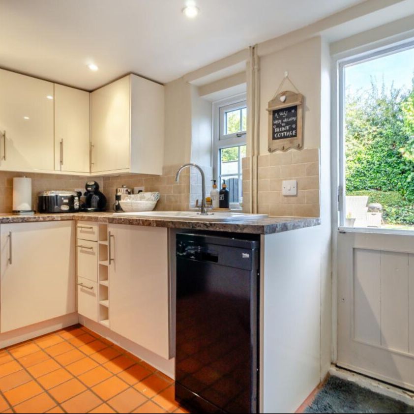 Charming and Fully Modernised One Bedroom Cottage with First Floor Bathroom and Private Garden for Rent in Debenham - Photo 1