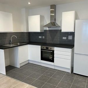 3 bedroom flat to rent - Photo 2