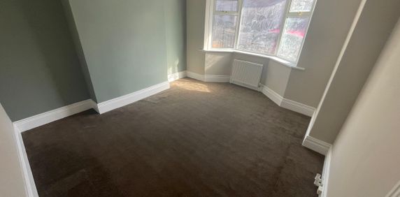 3 bed terraced house to rent in Fairholm Road, Benwell, Newcastle-upon-Tyne, NE4 - Photo 2