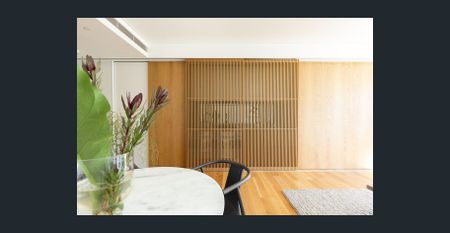 High-end residence in One Central Park - Photo 5