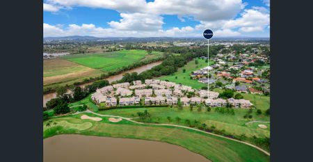 Stunning Townhouse with Golf Course Views! - Photo 5