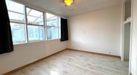 Great location 2 Bedrooms Home in Avondale - Photo 5