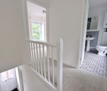 2 bedroom terraced house to rent - Photo 2