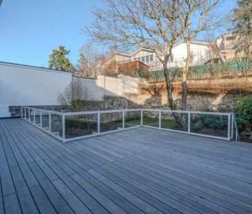 Direkt im Zentrum: 4-Zimmer-Wohnung mit großzügiger Terrasse und vi... - Foto 3