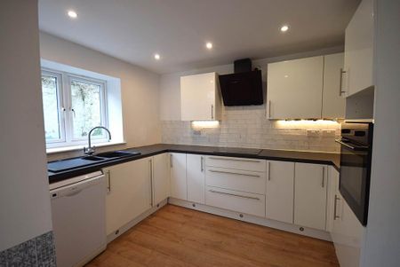 2 bedroom terraced house to rent - Photo 5