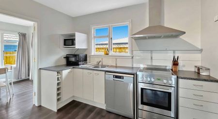 HORNBY - THREE BEDROOMS, NEW HEAT PUMP, OFF STREET PARKING - Photo 4