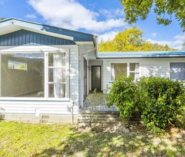 Charming 3BR Family Home in Te Marua - Photo 4