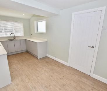 3 bedroom end of terrace house to rent - Photo 6