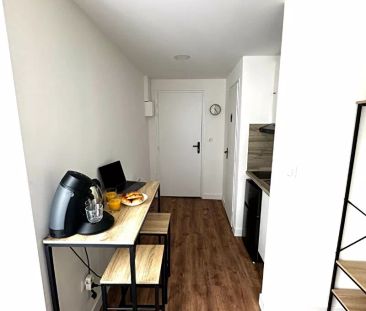 A LOUER TRES BEL APPARTEMENT MEUBLE EN PLEIN CENTRE VILLE DE ST QUE... - Photo 3