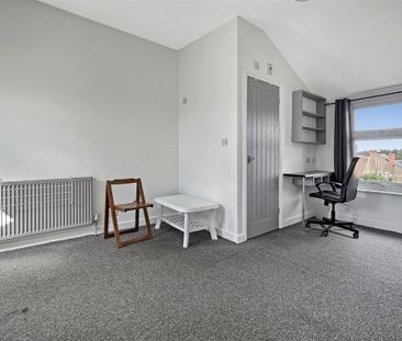 4 bedroom terraced house to rent - Photo 3