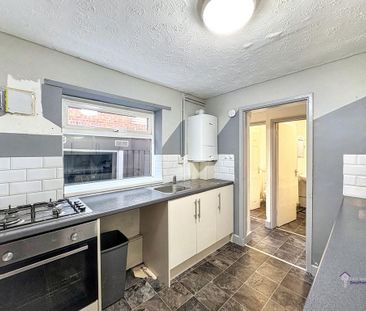 3 bedroom terraced house to rent - Photo 3