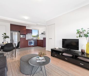 STYLISH 1-BEDROOM APARTMENT IN PRIME BEAUFORT CENTRAL LOCATION! - Photo 2