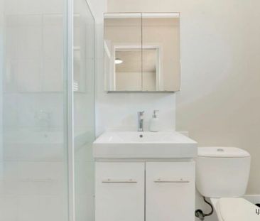 MODERN TWO BEDROOM UNFURNISHED BEACHSIDE APARTMENT - Photo 1