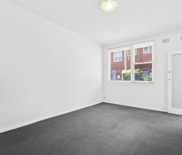 MODERN COASTAL LIVING - Photo 1