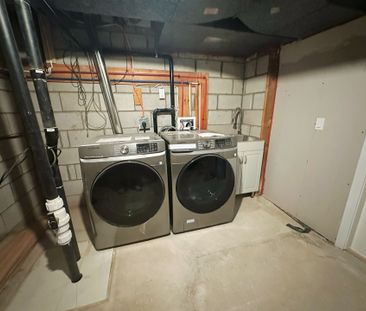 For Lease - 2417 Mississauga Road Unit# Basement, Mississauga, Ontario - Photo 2