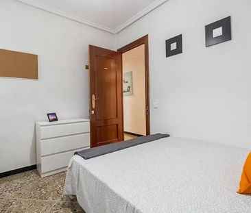 Calle Oriente, Valencia, Valencian Community 46006 - Photo 2