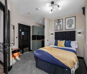 Spacious Studio for Couples | En-Suite | Stunning Church Conversion... - Photo 5