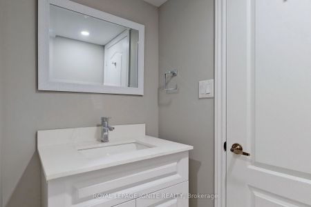 Detached Home For Lease | W8132460 - Photo 5