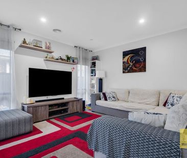 Charming 3-Bedroom Home with Modern Comforts and Single Garage - Photo 1