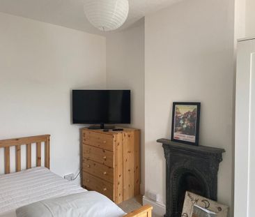 4 bedroom house - Photo 3