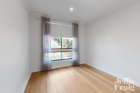 2/64 Ardmillan Road, Moonee Ponds - Photo 2