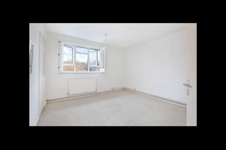2 Bed Flat, Forest Hill, SE23 - Photo 3