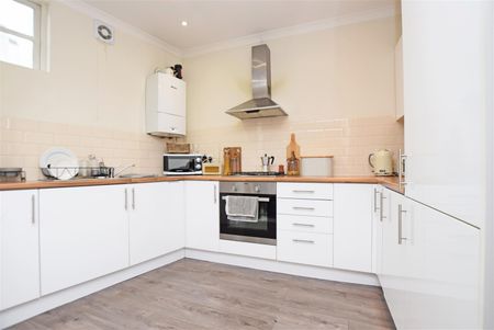 Tudor Road, Hampton, TW12 - Photo 4