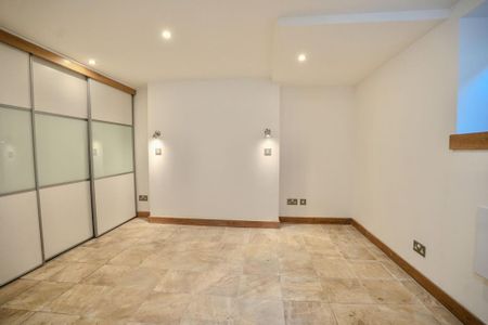 2 bedroom maisonette to rent - Photo 4