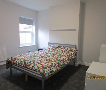 4 bedroom terraced house to rent - Photo 4