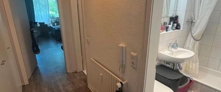 1 Zimmer mit Schwimmbad suche seriösen Nachmieter Krefeld - Foto 1