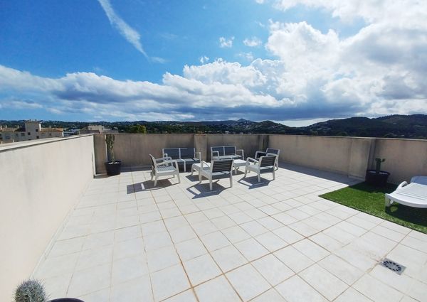 LONG TERM RENTAL. 3 bedroom penthouse apartment for rent with large own large terrace