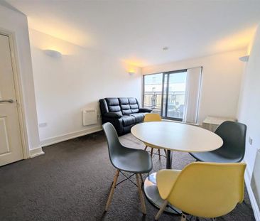 2 bedroom apartment to rent - Photo 6