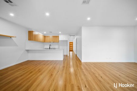 127 Lionel Rose Street, STRATHNAIRN ACT, Belconnen - Photo 2