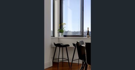 Coastal Comfort Meets Urban Convenience – Fully Furnished Spacious 2-Bedroom Apartment in Randwick - Photo 4