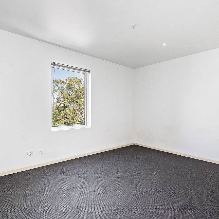 Unit 212/102 Camberwell Road, Hawthorn East. - Photo 1