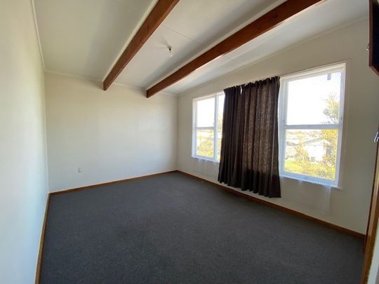 Kiwi Street, Camberley - Photo 1