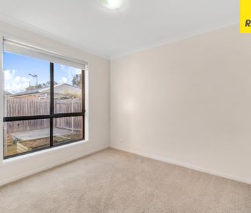 Light Filled 2 Bedroom in Watson - Photo 2