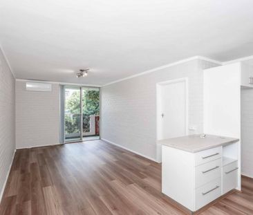 Freshly updated, in Vibrant Victoria Park - Photo 3