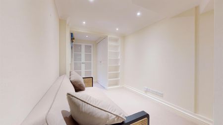 2 bedroom property to let - Photo 5
