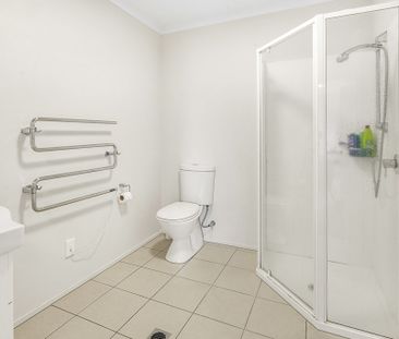 Three-bedroom Townhouse In Sought After Hamilton East - Photo 1